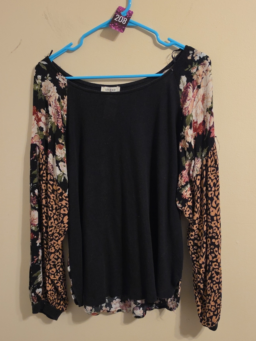 Umgee Oversized Black Patchwork Sleeve Blouse. In EUC - Picture 2 of 7